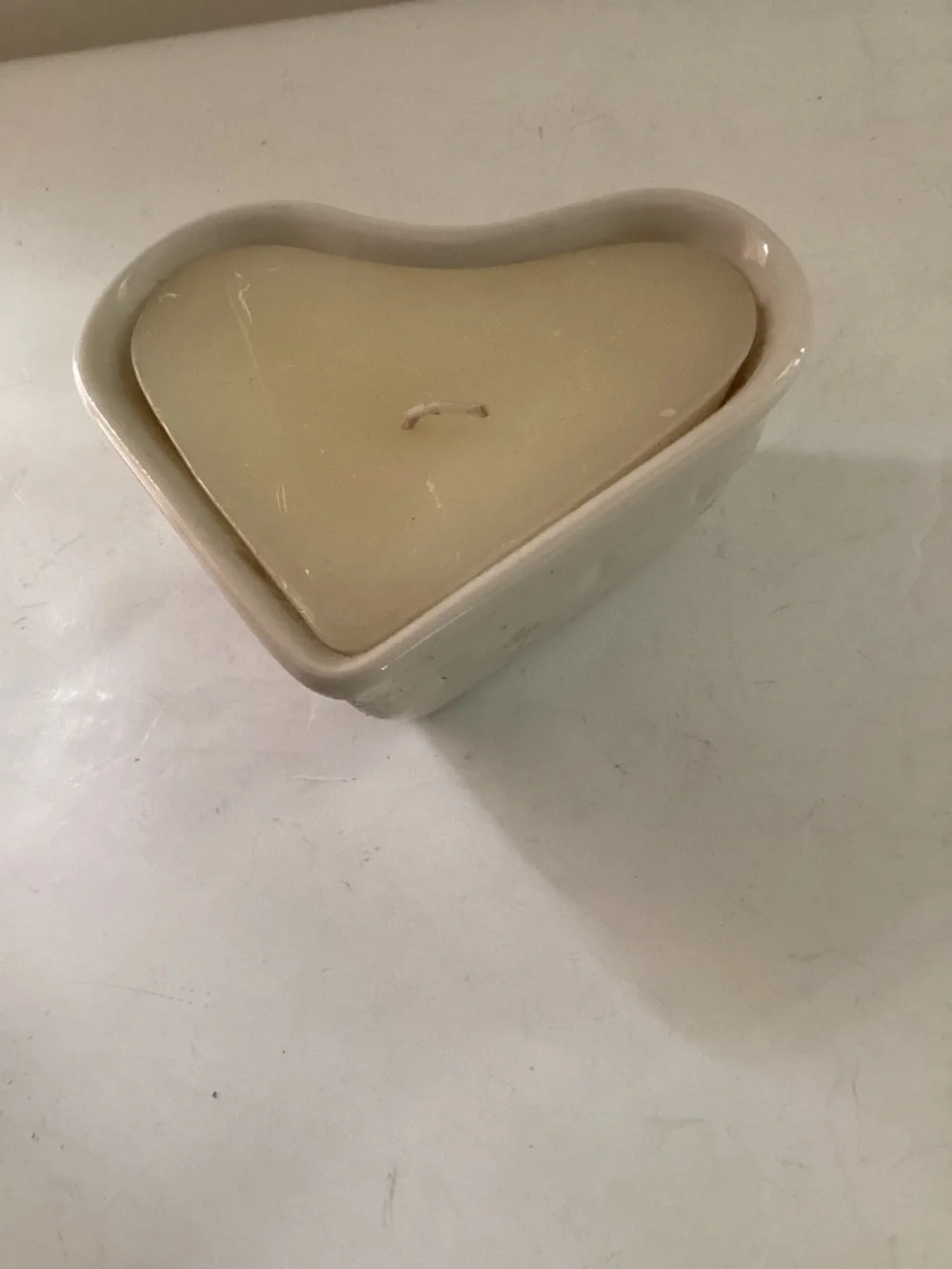 Vintage Longaberger Woven Tradition Ivory Pattern heart dish with candle